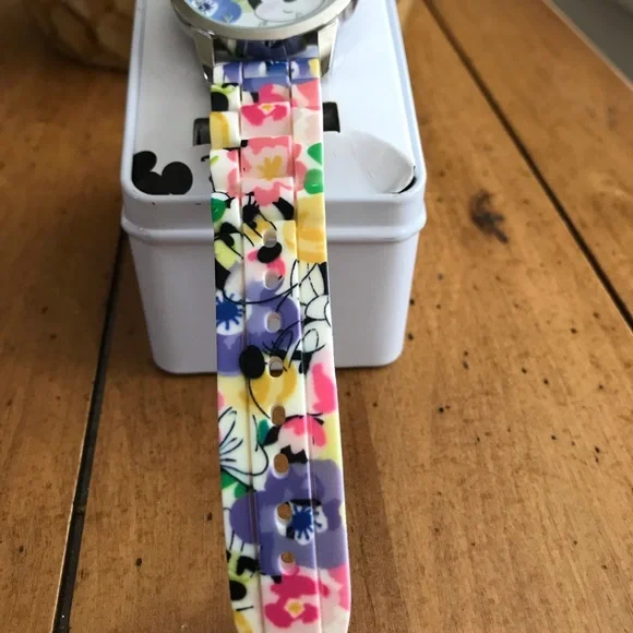 NWOT Two Disney Minnie Mouse Watches - Picture 8 of 9